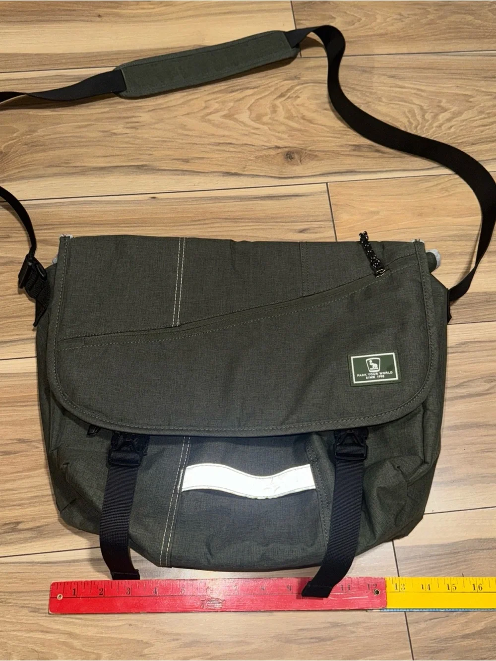 OIWAS Green Messenger Bag Laptop Crossbody Shoulder Bag 14’ inch College School